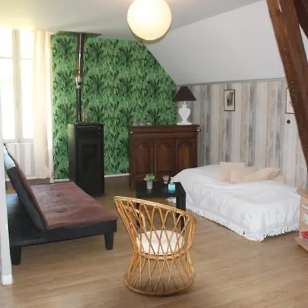 Apartment Dans Les Dependances Du Chateau *
